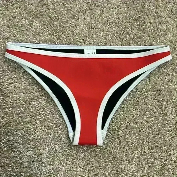 Hoaka Swimwear - Picture 2 of 4